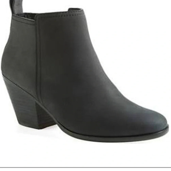 Cole Haan Oiled newbuck black leather Chesney ankle bootie 9.5 - Picture 1 of 6